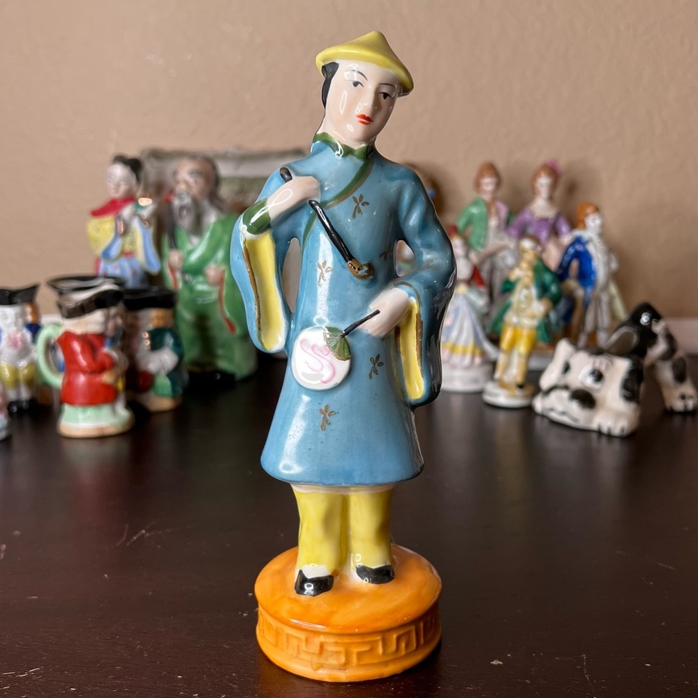 Vintage Moriyama Made in Occupied Japan Asian Man Porcelain Figurine, Smoking Pi